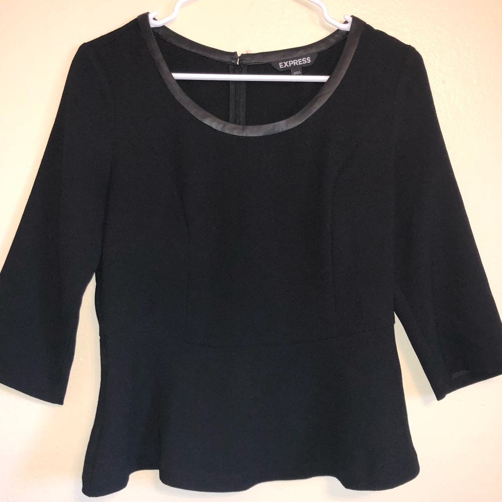 💥4/$20💥 Express Black top with faux leather trim
